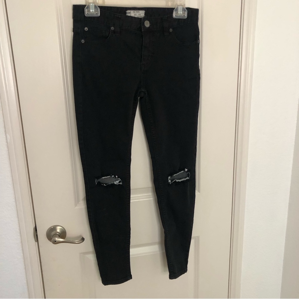 Free People-High Rise Busted Knees Skinny Jeans-26 distressed black stretch - Picture 4 of 13